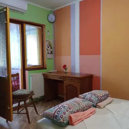 Lejlighed Budget 2br Near & Center With Free Ac